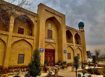 uzbekistan/qarshi/attraction/khuzha-abdulazizkhan-madrasah