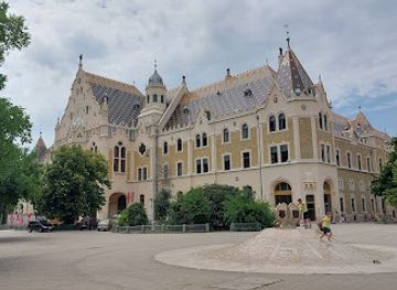 hungary/kecskemet/attraction/teknocos-kislany