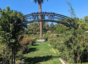 california/sacramento/attraction/mckinley-rose-garden