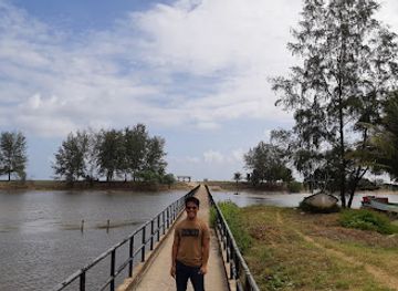 malaysia/terengganu/attraction/pantai-merchang-angin-berbisik