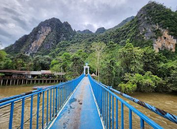 laos/vientiane-province/attraction/ຖ້ຳນອນ-ຂີ່ສະລິງ