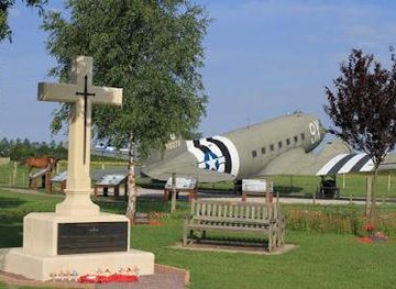 france/caen/attraction/museum-and-the-merville-battery-site