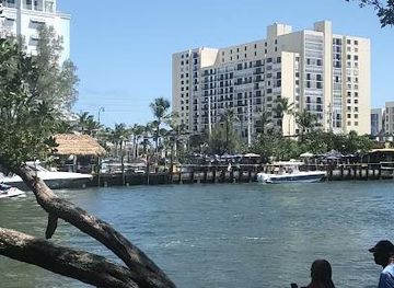 florida/fort-lauderdale/attraction/hollywood-beach