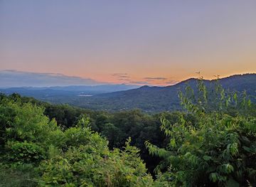 north-carolina/blue-ridge-mountains/attraction/haw-creek-valley-overlook