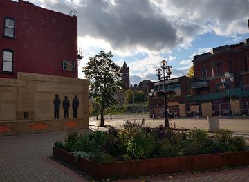 minnesota/duluth/attraction/clayton-jackson-mcghie-memorial