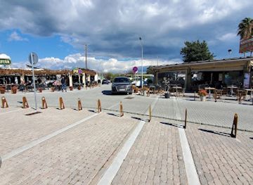 cyprus/paphos-district/attraction/mandria-village-square