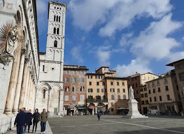 italy/lucca/attraction/piazza-san-michele
