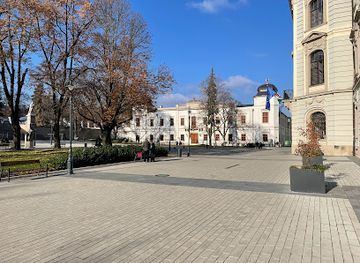 hungary/eger/attraction/eszterhazy-ter