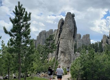 south-dakota/mount-rushmore/attraction/little-devil-s-tower-trailhead