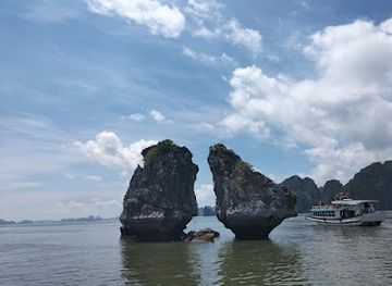 vietnam/ha-long-bay/attraction/valley-beach-club-beach