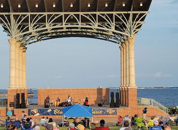 florida/pensacola/attraction/vince-j-whibbs-sr-community-maritime-park