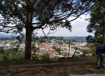 colombia/quindio-department/attraction/alto-de-la-cruz-viewpoint