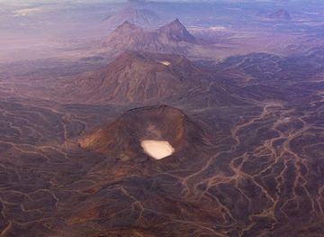 saudi-arabia/al-wahbah-crater/attraction/al-fuhat-al-sabah-halat-um-al-jalam-al-shamaliya