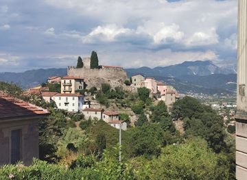 italy/lunigiana/attraction/ameglia-castle