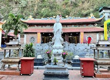 vietnam/ha-long/attraction/long-tien-pagoda