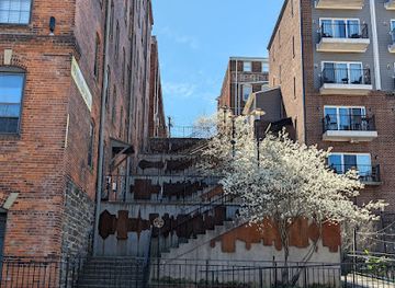 virginia/lynchburg/attraction/cityscape-on-lower-bluffwalk