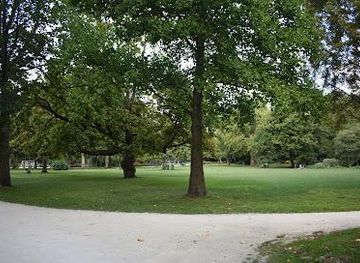 netherlands/zaanse-schans/attraction/kunstwerk-bruidsjurk