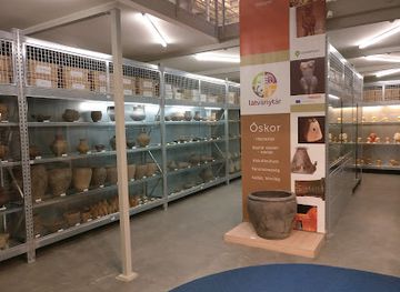 hungary/szombathely/attraction/vasi-muzeumi-latvanytar