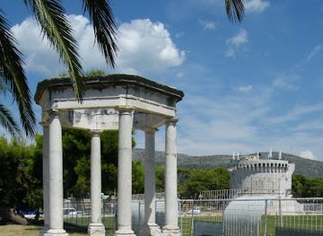 croatia/trogir/attraction/stablo-ljubavi