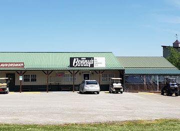 indiana/patoka-lake/attraction/benny-s-off-the-water