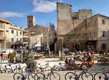 spain/mallorca/attraction/pollenca-main-square