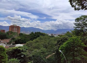 colombia/medellin/el-poblado/attraction/parque-de-la-bailarina