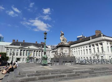 belgium/brussels/attraction/crypt-of-the-martyrs-square