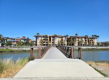 california/menlo-park/attraction/bair-island-wildlife-refuge-trail