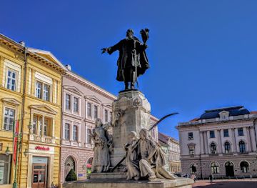 hungary/szeged-csanad/attraction/statute-of-lajos-kossuth