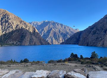 nepal/dolpo/attraction/shey-phoksundo-lake-side