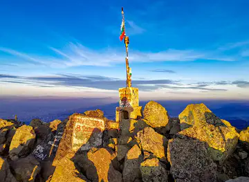 Kamen Del Peak