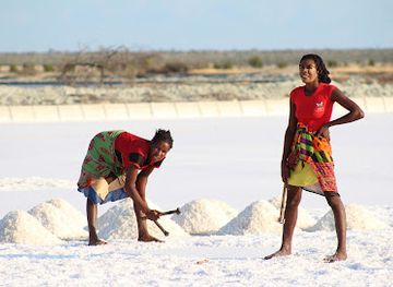 madagascar/atsimo-andrefana/attraction/saline-d-antsira