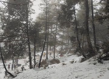 pakistan/murree/attraction/sandhian-stop