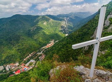 romania/caras-severin/attraction/the-white-cross