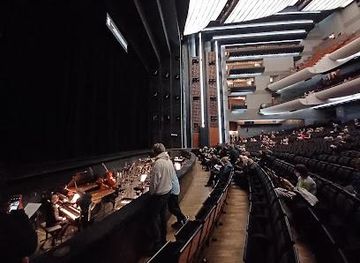 france/versailles/attraction/opera-bastille
