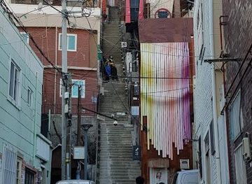 south-korea/busan/attraction/168-stairs