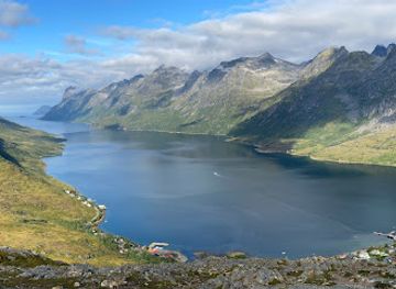 norway/senja-island/attraction/klokka-ti