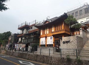 south-korea/seoul/attraction/samcheong-dong-street