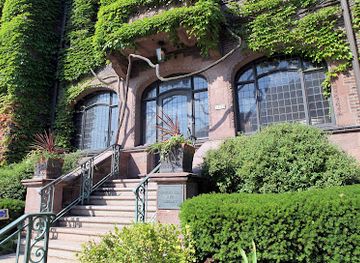 wisconsin/milwaukee/attraction/charles-allis-art-museum