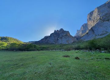 spain/picos-de-europa/attraction/nacimiento-del-rio-deva