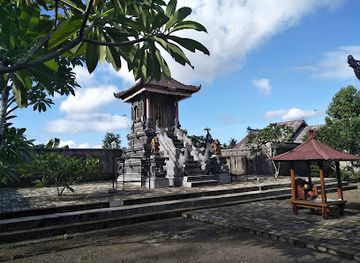 indonesia/west-nusa-tenggara/attraction/pura-gunung-sari
