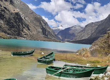 peru/ancash/attraction/llanganuco-lakes