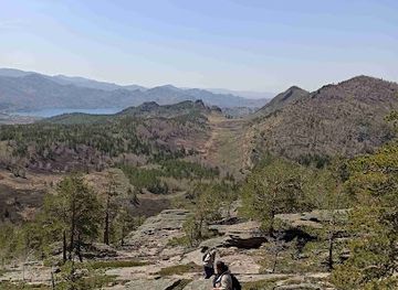 kazakhstan/bayanaul-national-park/attraction/akbet-tau-gora-akbet-bayanaul