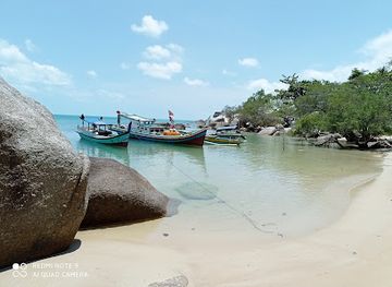 indonesia/bangka-belitung-islands/attraction/penyabong-beach