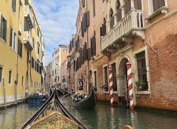 italy/venice/attraction/christian-s-relaxing-gondola-rides