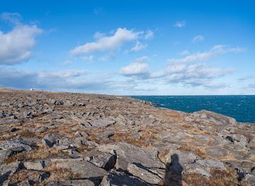 iceland/grindavik/attraction/steinhellur