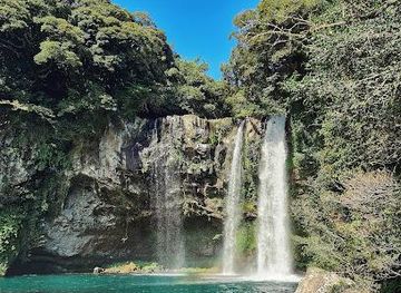 south-korea/jeju-city/attraction/cheonjiyeon-waterfall
