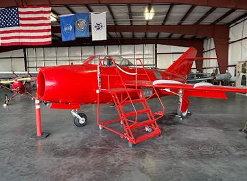 utah/st-george/attraction/western-sky-aviation-warbird-museum