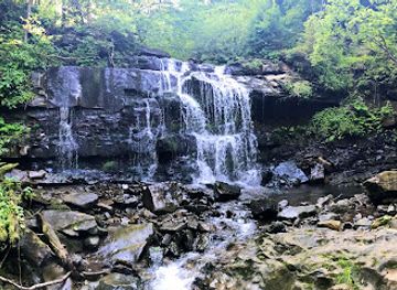ukraine/skole-beskids/attraction/sukil-nabyvkivskyy-vodospad