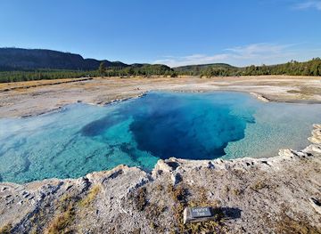 montana/yellowstone-national-park/attraction/turquoise-pool